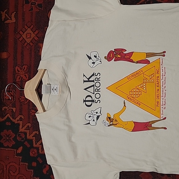 VINTAGE PHI DELTA KAPPA SORORITY INC. T-SHIRT - Picture 1 of 5
